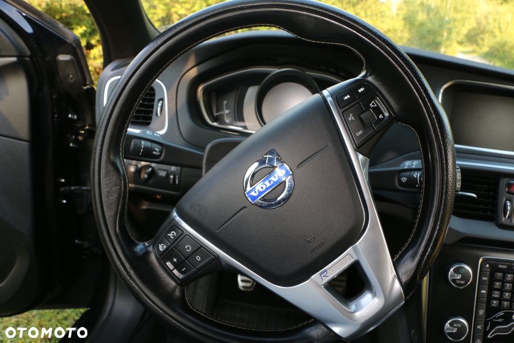 Volvo V40 D4 Drive-E R-Design Momentum - 17