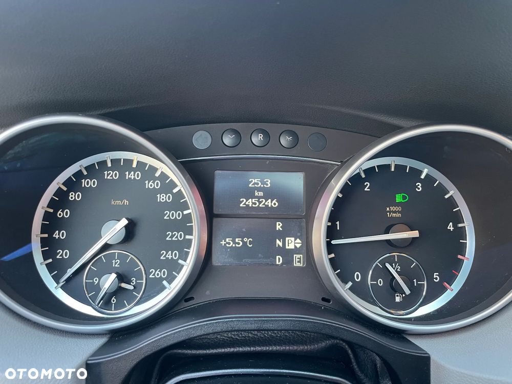 Mercedes-Benz Klasa R 350 CDI 4-Matic - 14