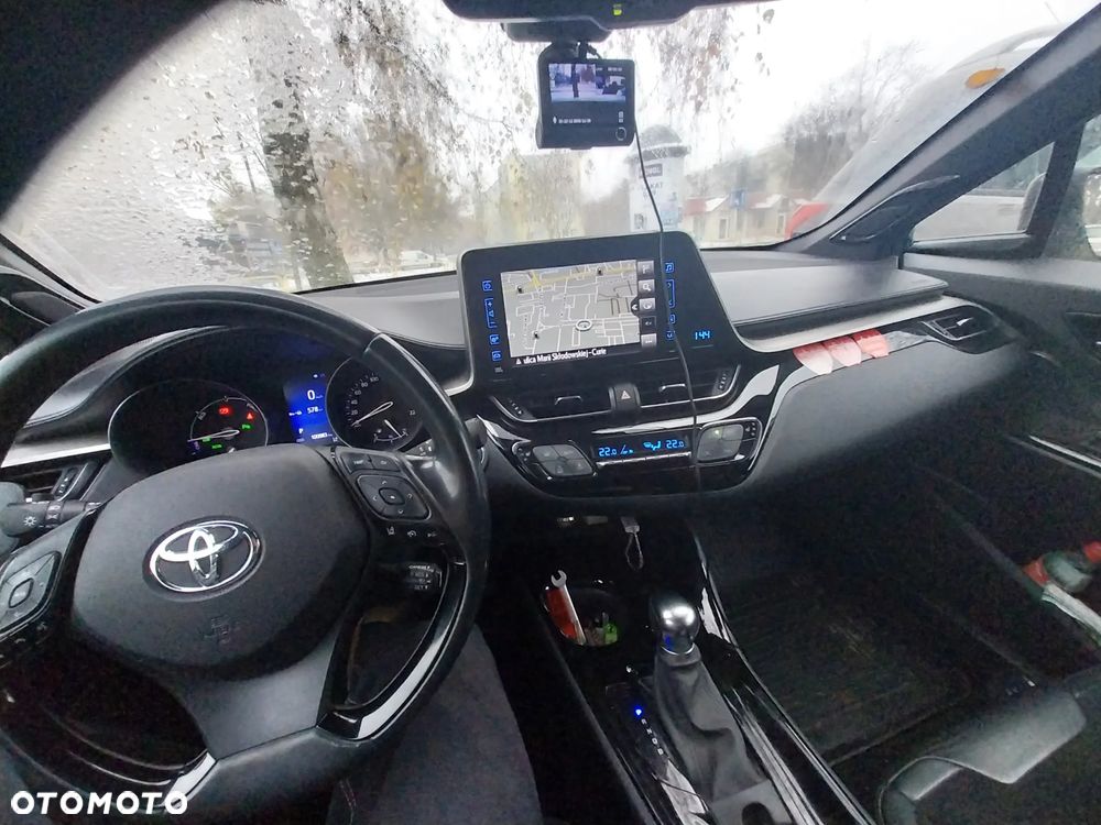 Toyota C-HR 1.8 Hybrid Neon Lime powered by JBL - 3