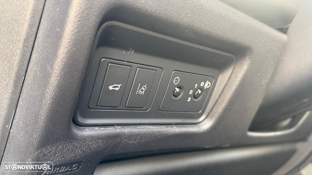 Land Rover Discovery Sport 2.0 eD4 SE - 27