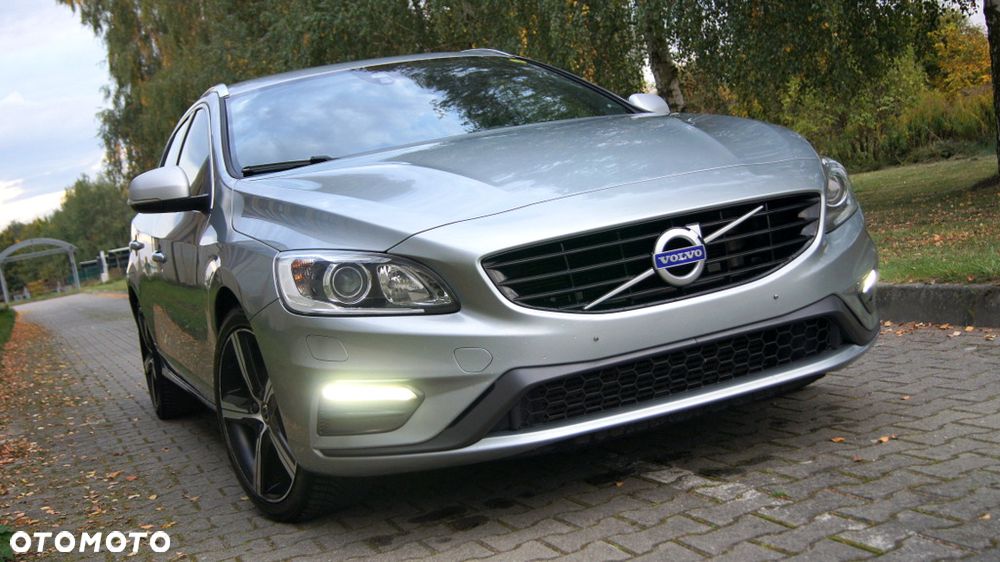 Volvo V60 D3 R-Design - 14