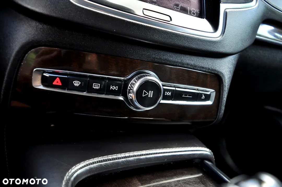 Volvo XC 90 D5 AWD Inscription 7os - 36