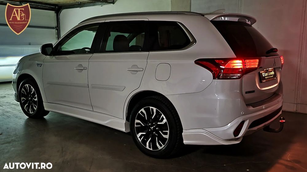 Mitsubishi Outlander 2.0 4WD - 32