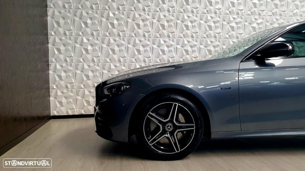 Mercedes-Benz E 300 de 9G-TRONIC AMG Line - 13
