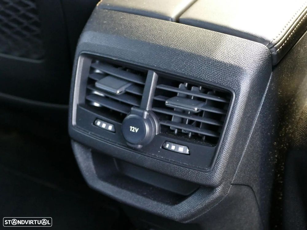 Peugeot 3008 1.5 BlueHDi GT EAT8 - 32