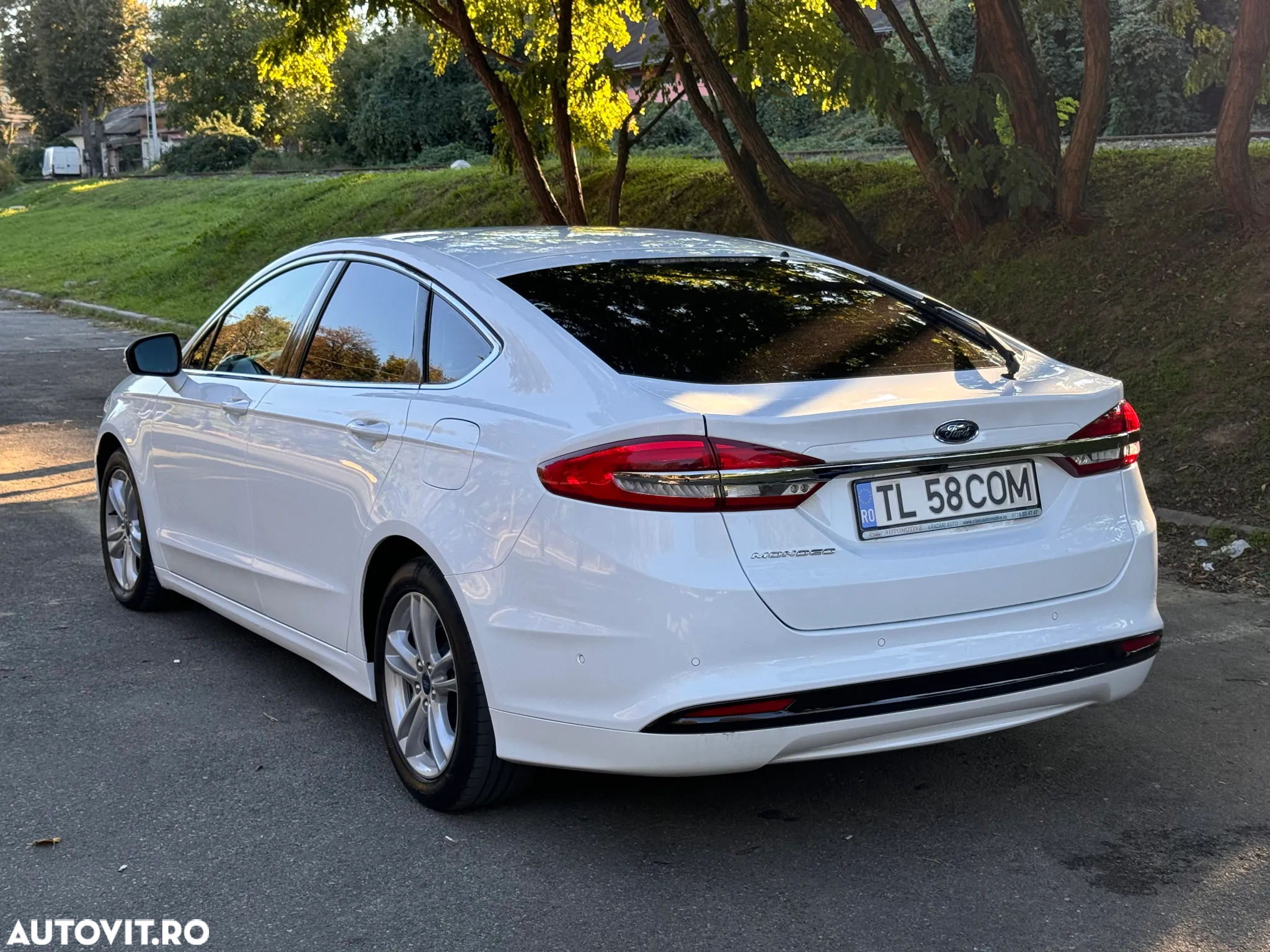 Ford Mondeo 2.0 TDCi Powershift Titanium - 4