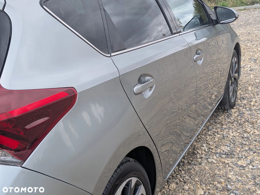 Toyota Auris 1.6 Prestige - 19