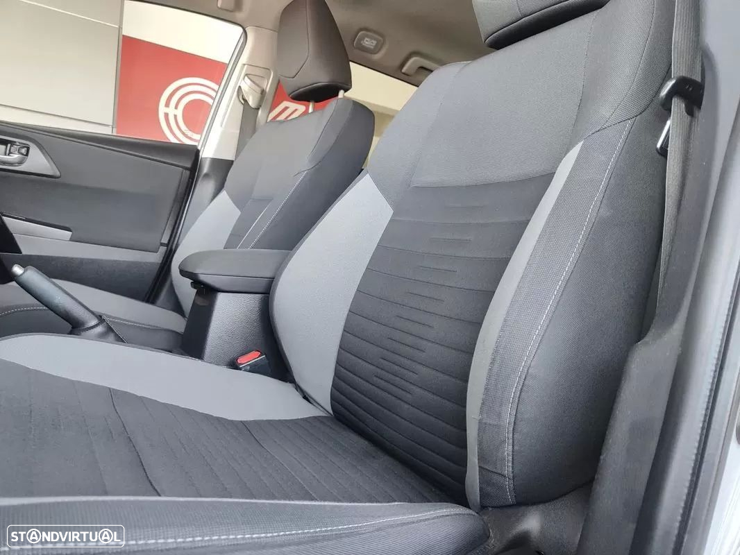 Toyota Auris Touring Sports 1.8 HSD Comfort+P.Sport - 23