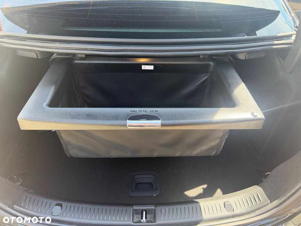 Mercedes-Benz Klasa E 300 9G-TRONIC - 10