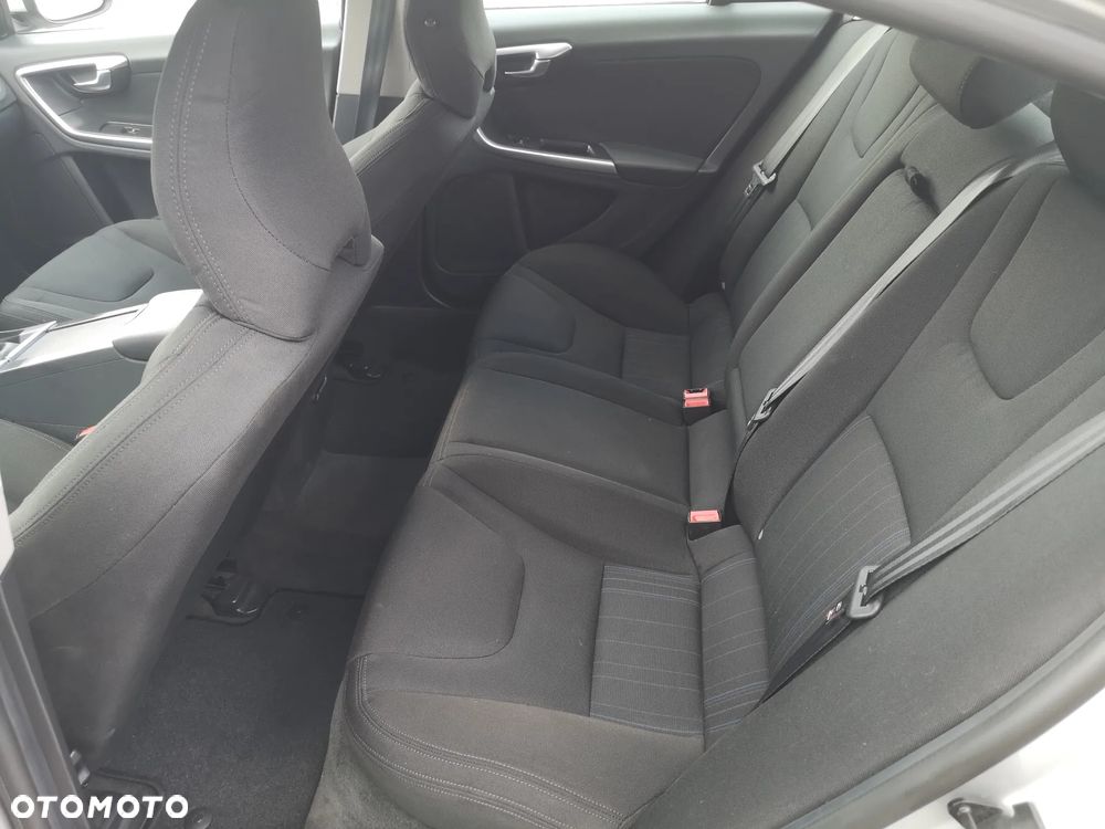 Volvo S60 D2 - 7