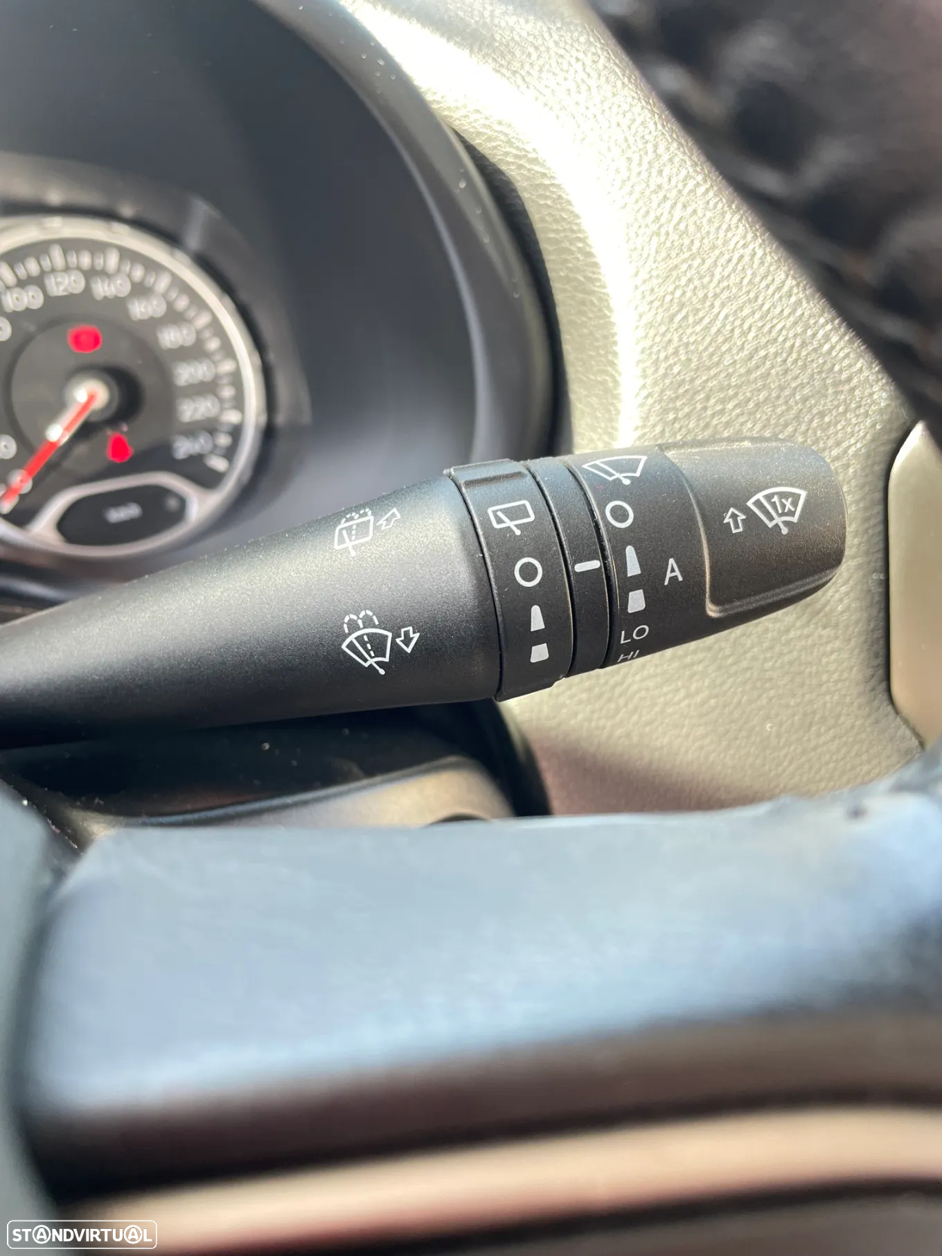 Jeep Renegade 1.0 T Limited - 24