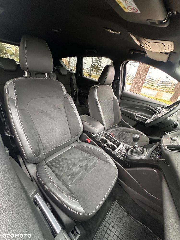 Ford Kuga 2.0 TDCi 4x4 ST-Line - 6