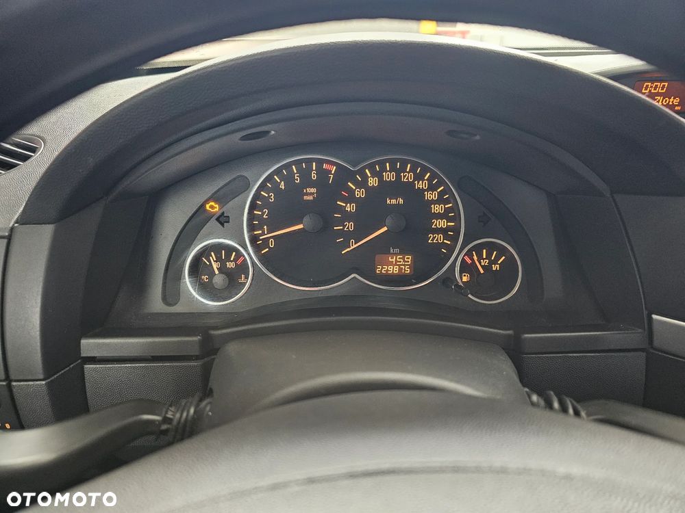 Opel Meriva 1.6 16V (Essentia) - 15