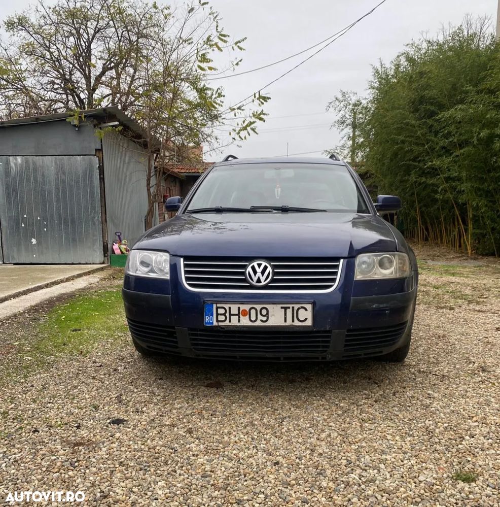 Volkswagen Passat - 1