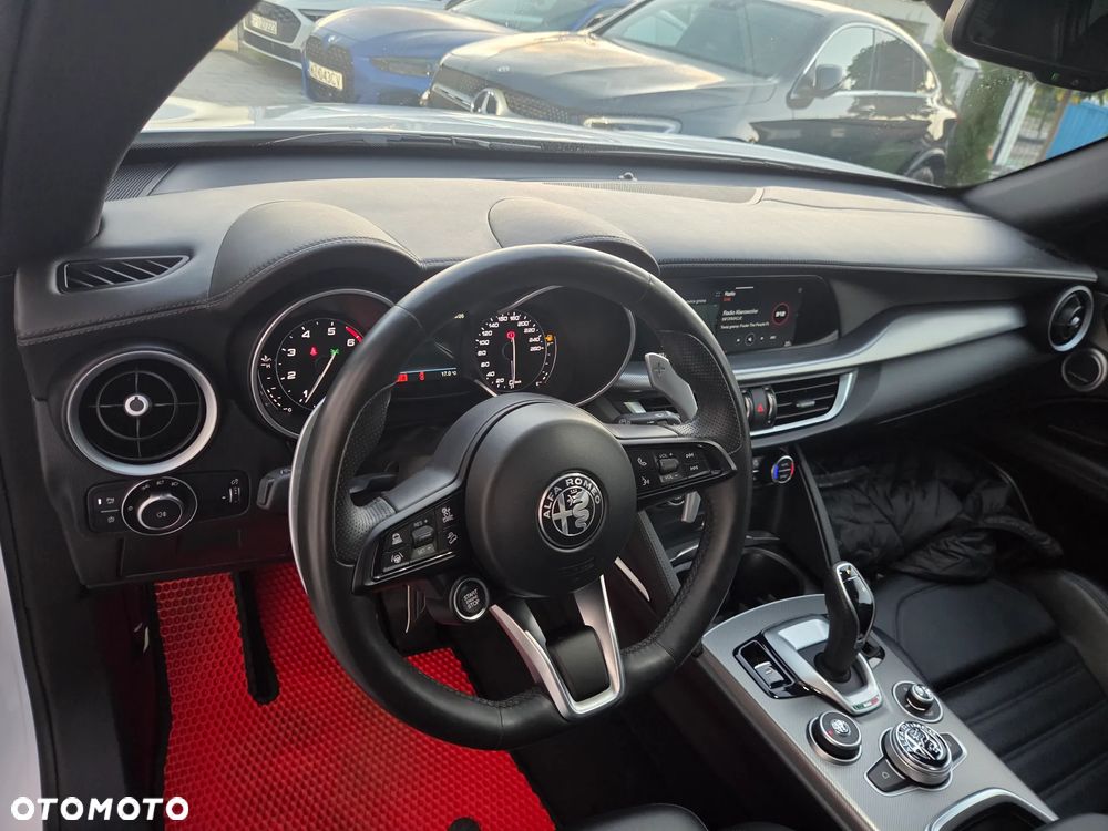 Alfa Romeo Stelvio 2.0 Turbo Veloce Q4 - 16