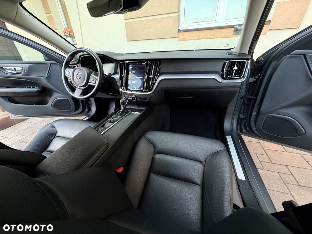 Volvo V60 D3 Momentum - 35