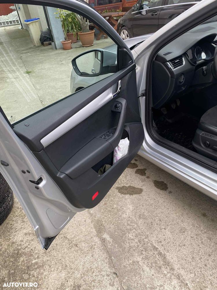 Skoda Octavia 1.6 TDI 4x4 ELEGANCE - 12