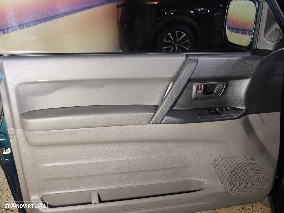 Mitsubishi Pajero 3.2 DI-D GLS ABS - 12