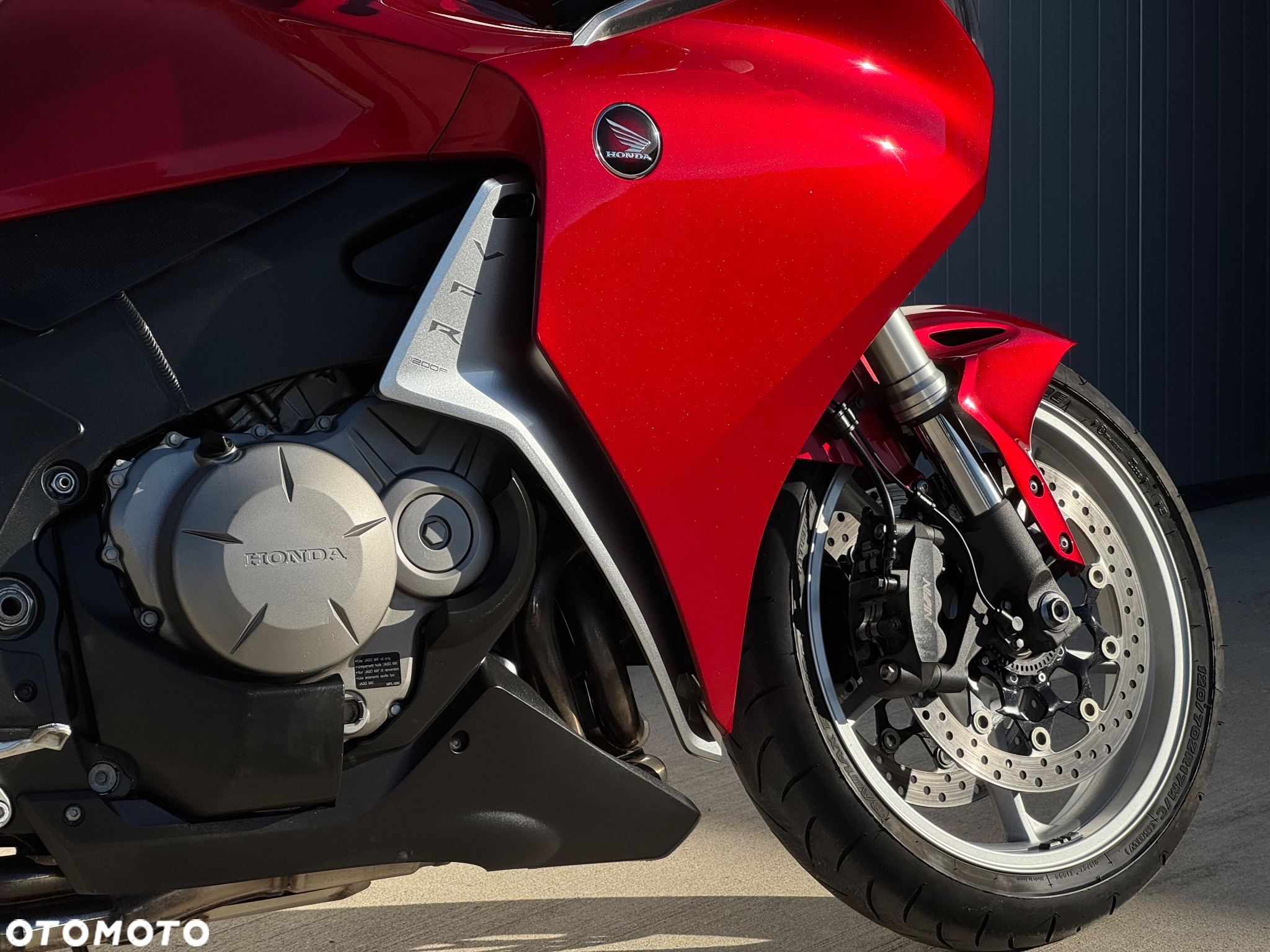 Honda VFR - 8