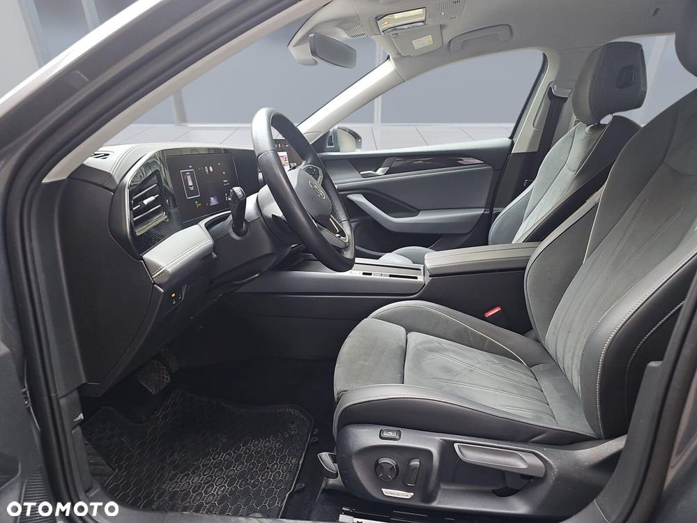 Volkswagen Passat - 9