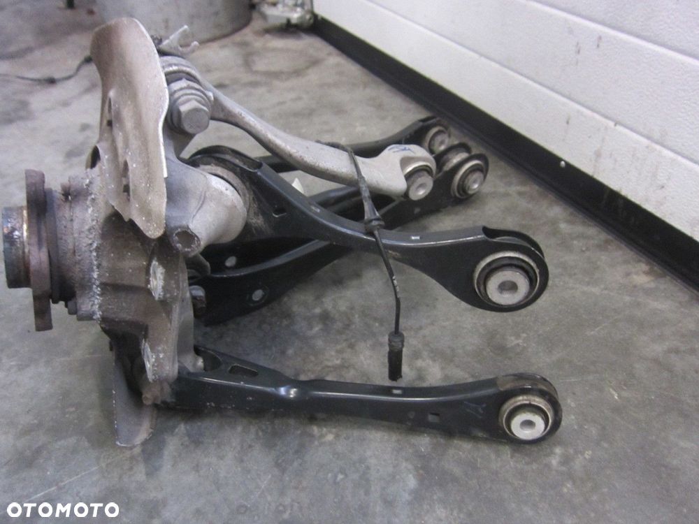 BMW X3 G01 X4 ZWROTNICA TYLNA PRAWA WAHACZE 33306871028 ZAWIESZENIE 6871030 - 3