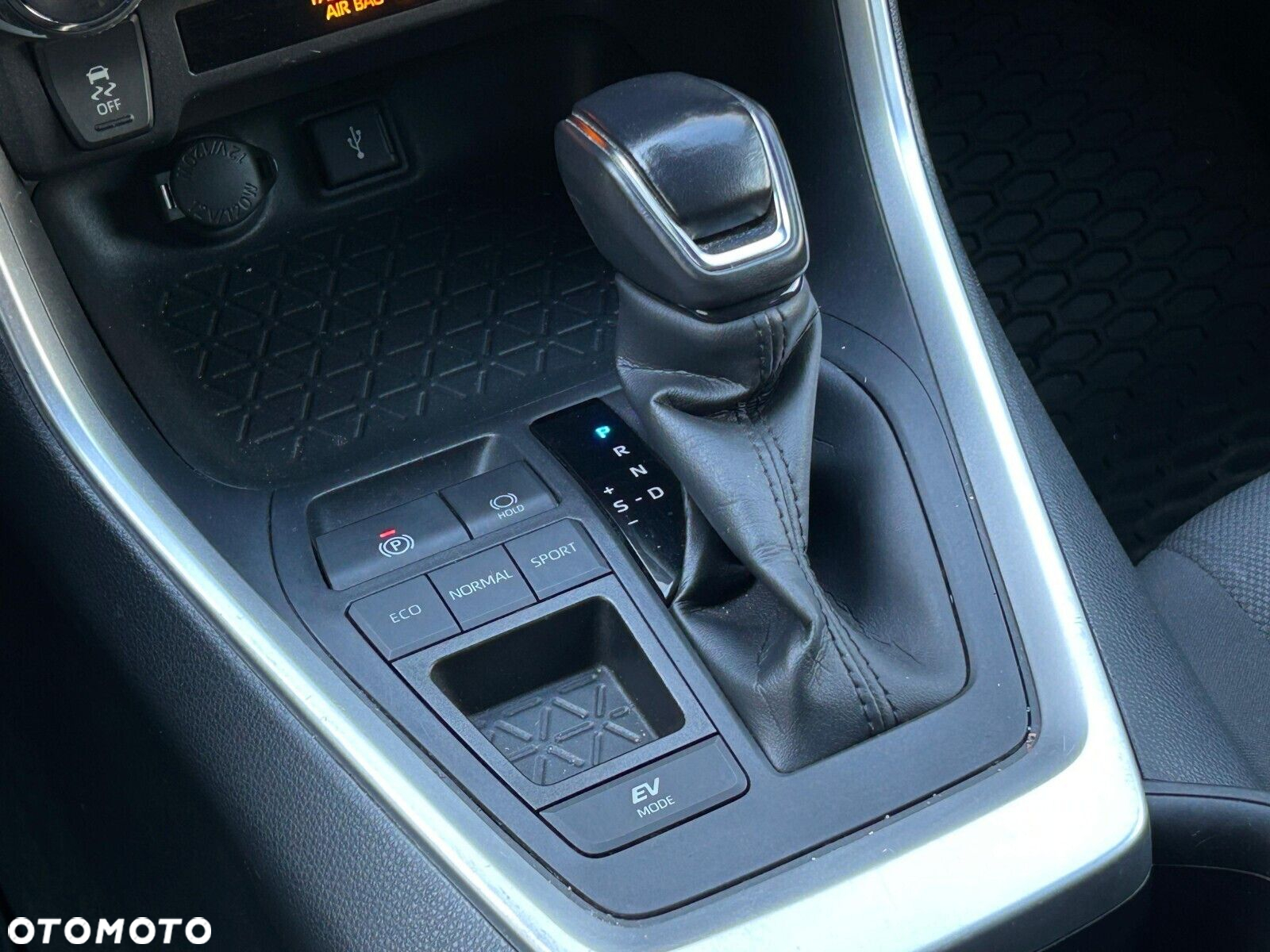 Toyota RAV4 - 23