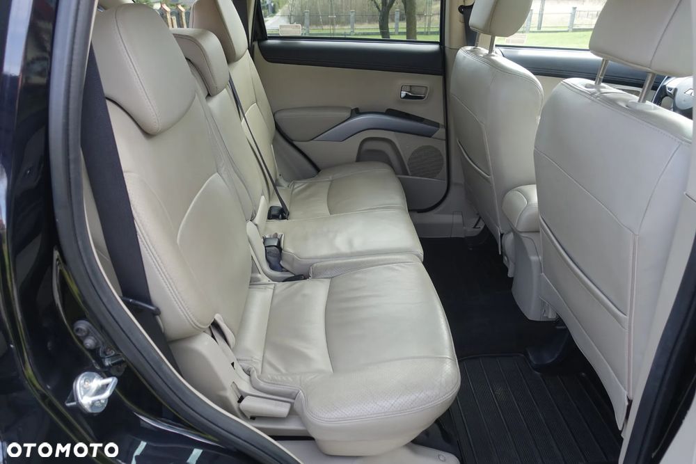 Mitsubishi Outlander 2.0 DID Intense + - 22