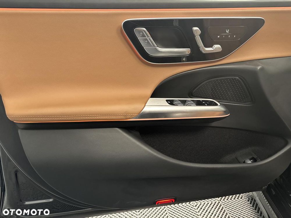 Mercedes-Benz Klasa E 220 d mHEV 4-Matic AMG 9G-Tronic - 12