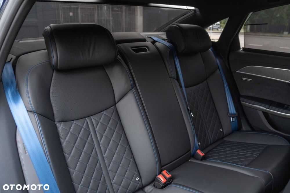 Audi A8 - 24