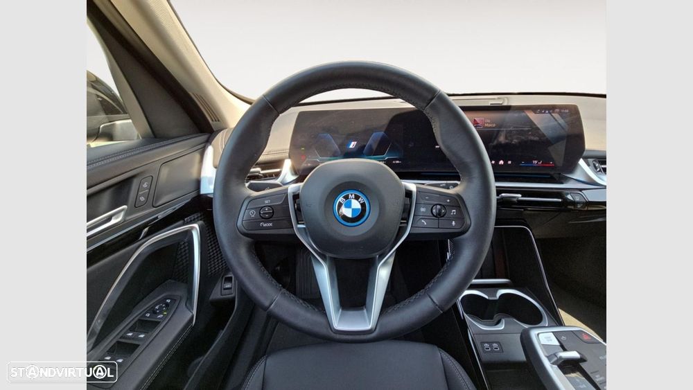 BMW iX1 eDrive20 xLine - 12