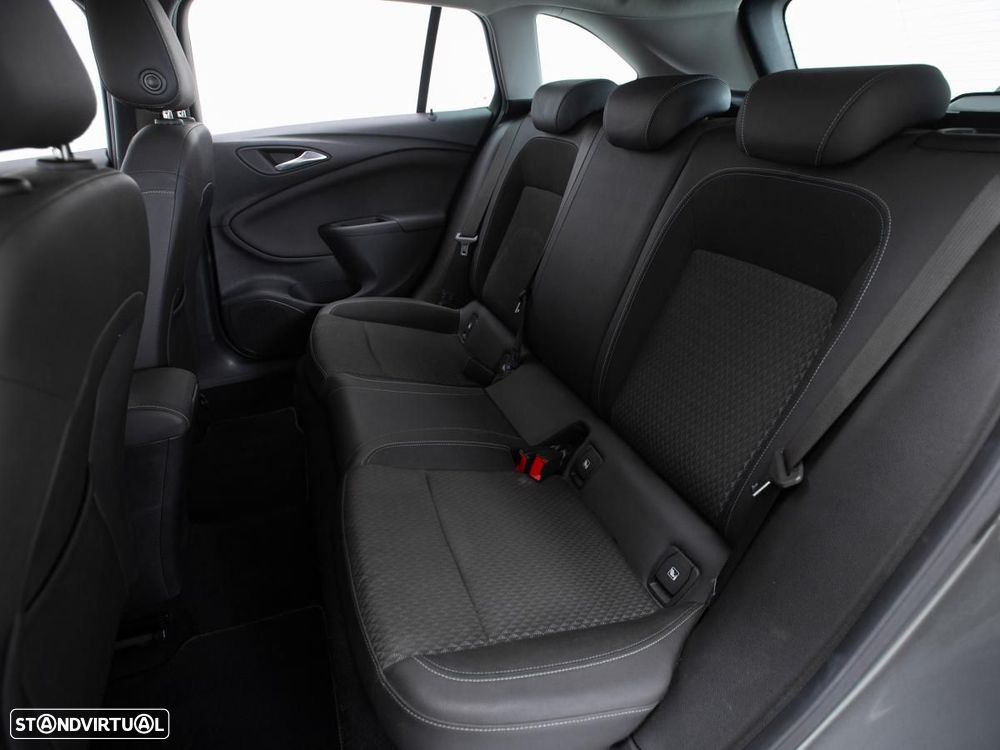 Opel Astra Sports Tourer - 10