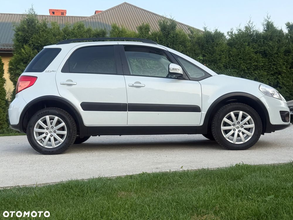 Suzuki SX4 1.6 VVT 4x4 Style - 16