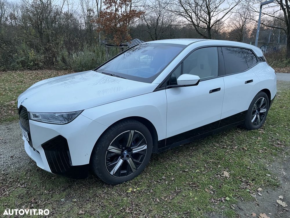 BMW iX - 5