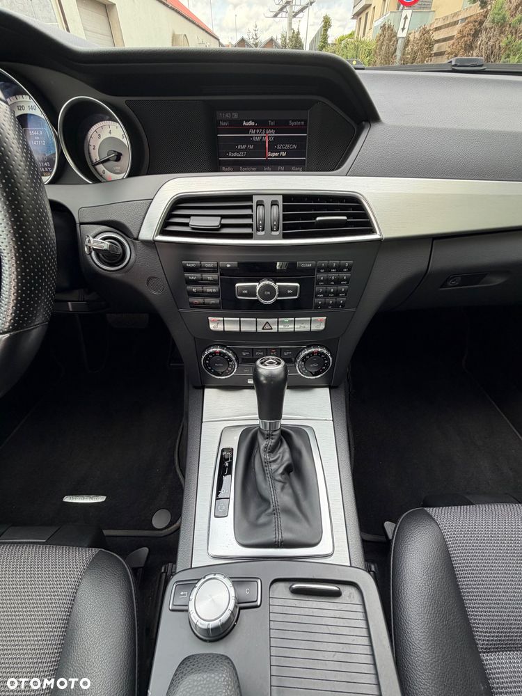 Mercedes-Benz Klasa C 250 CGI Automatik BlueEFFICIENCY Avantgarde - 25