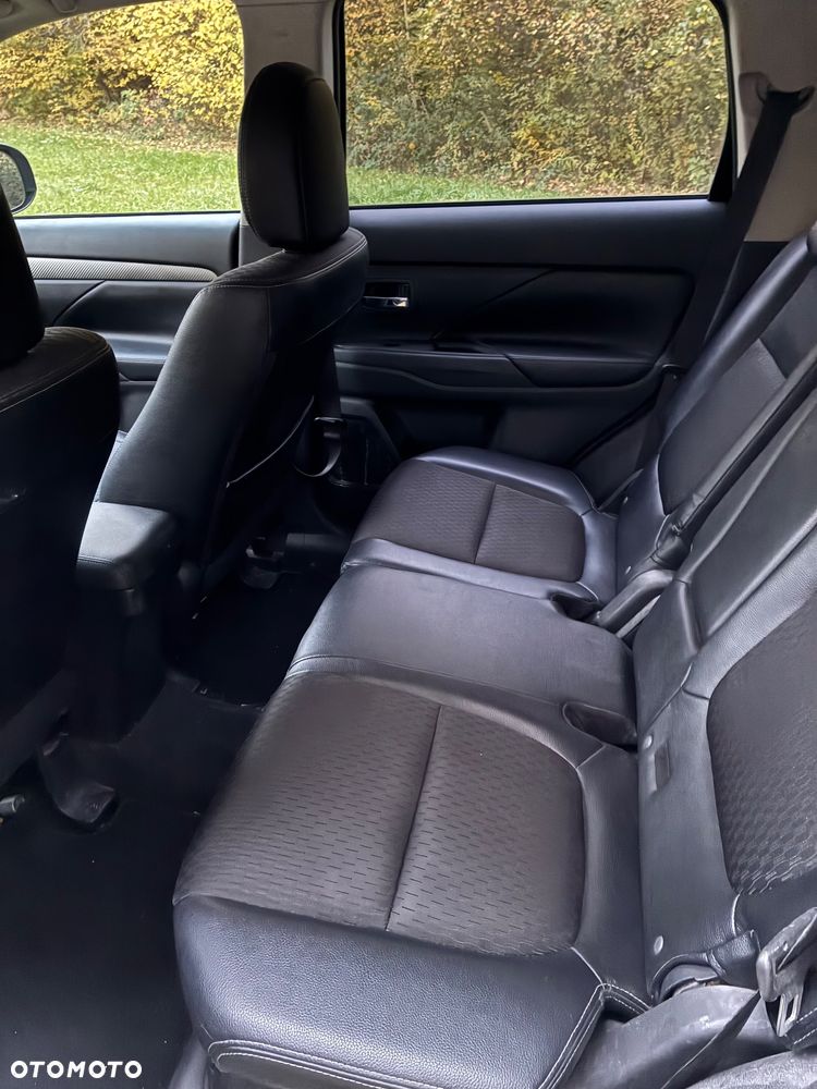 Mitsubishi Outlander - 6