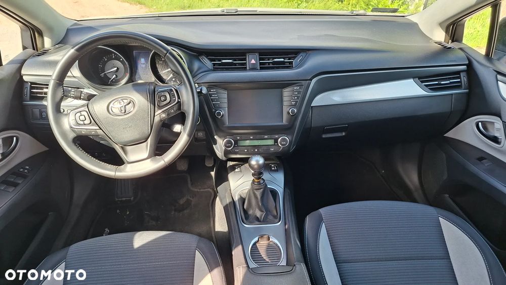 Toyota Avensis 2.0 D-4D Selection - 7
