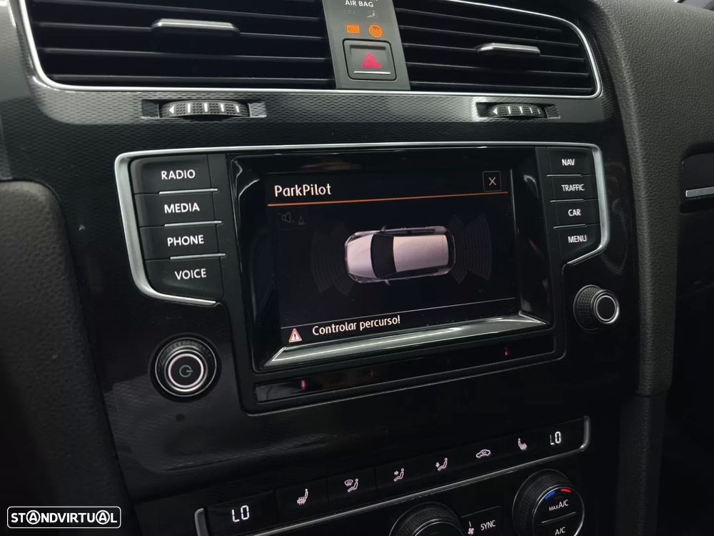 VW Golf 2.0 TDI GTD DSG - 32