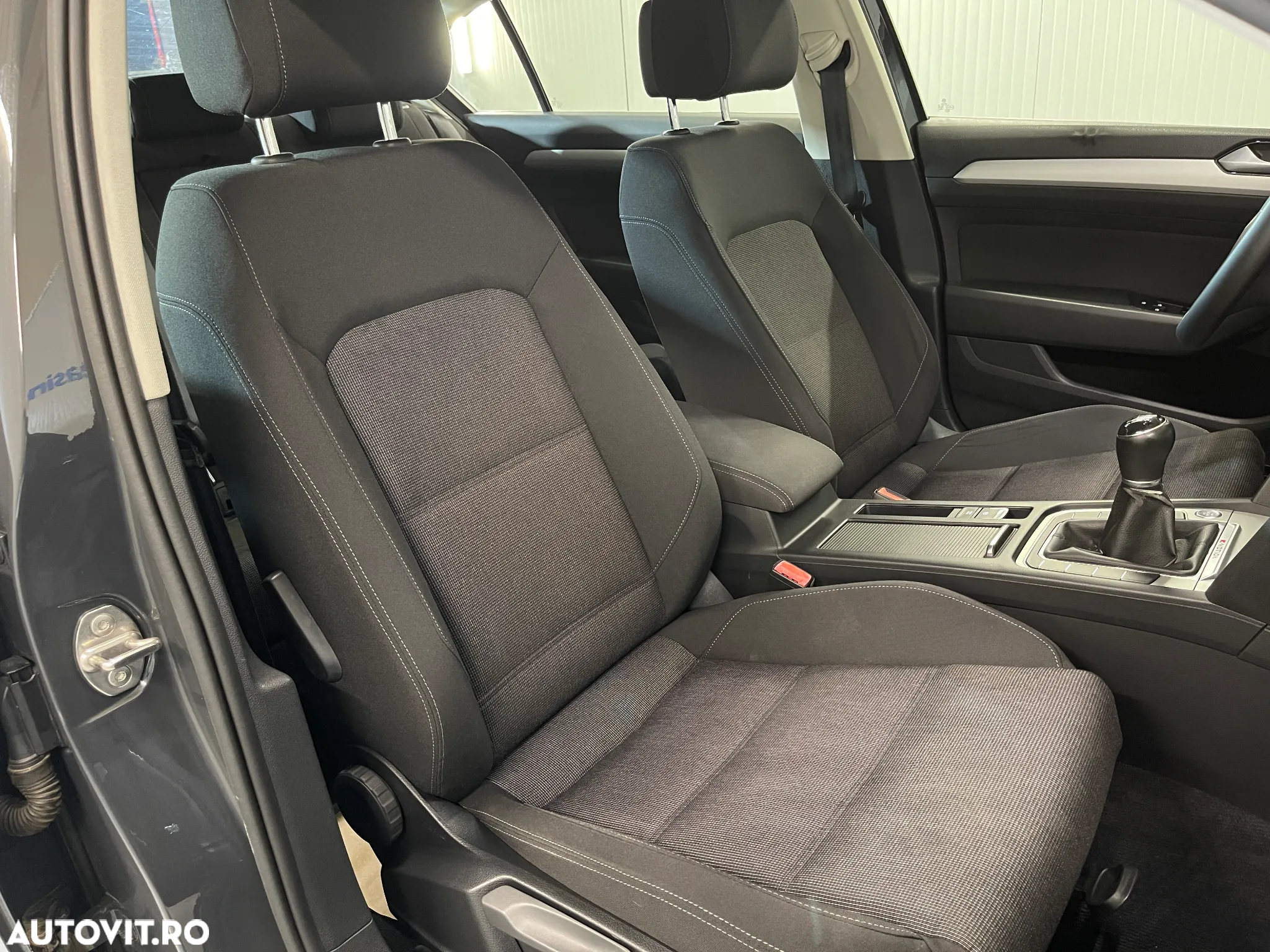 Volkswagen Passat 2.0 TDI 4Motion Comfortline - 9