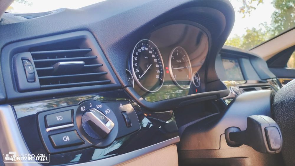 BMW 520 d Exclusive Auto 129g - 24