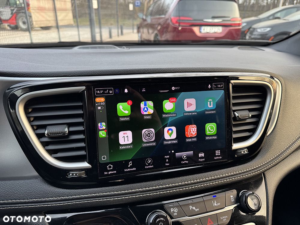 Chrysler Pacifica - 17