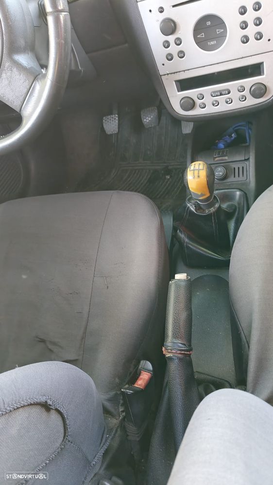 Opel Corsa 1.4 Twinport Cosmo - 5