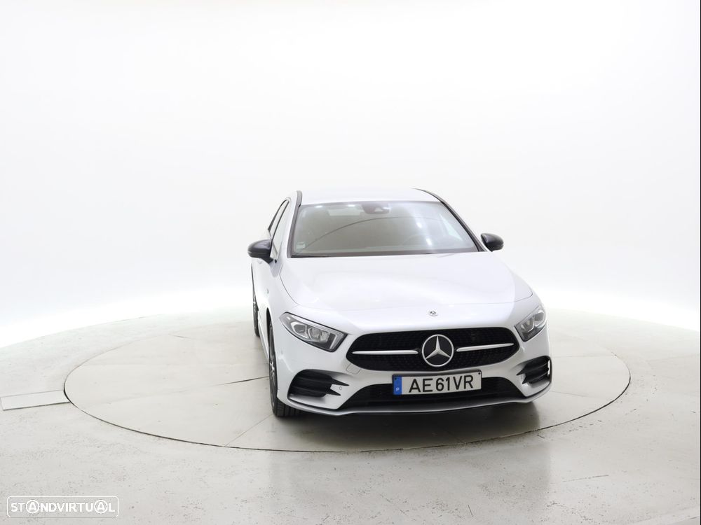 Mercedes-Benz A 250 Limousine e AMG Line - 11