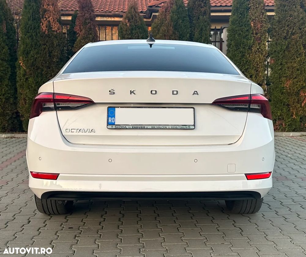 Skoda Octavia 2.0 TDI DSG Ambition - 12