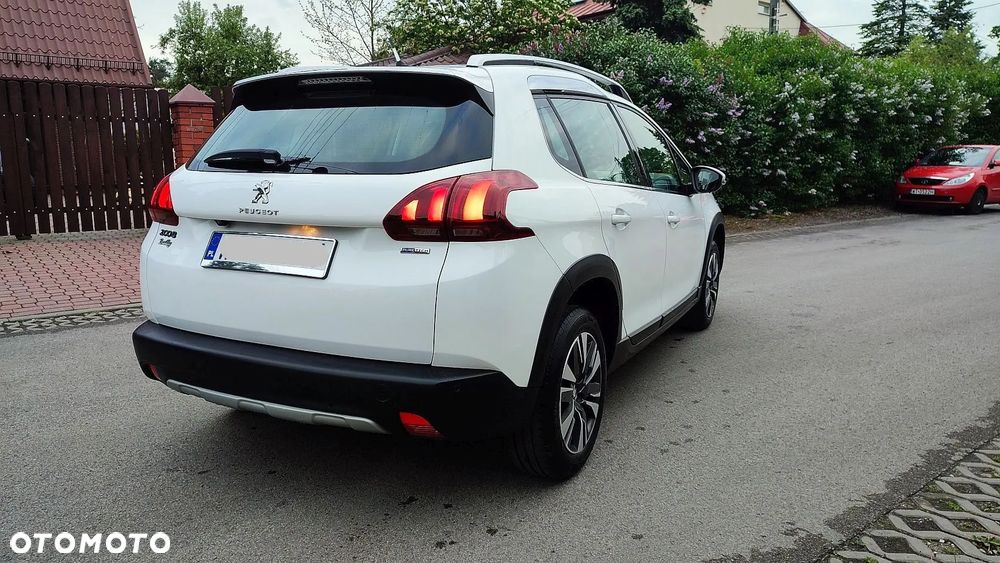 Peugeot 2008 1.2 Pure Tech Style S&S - 33