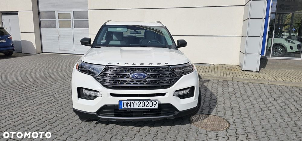 Ford Explorer - 3