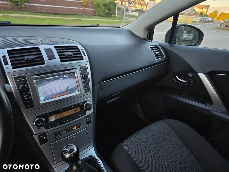 Toyota Avensis - 29