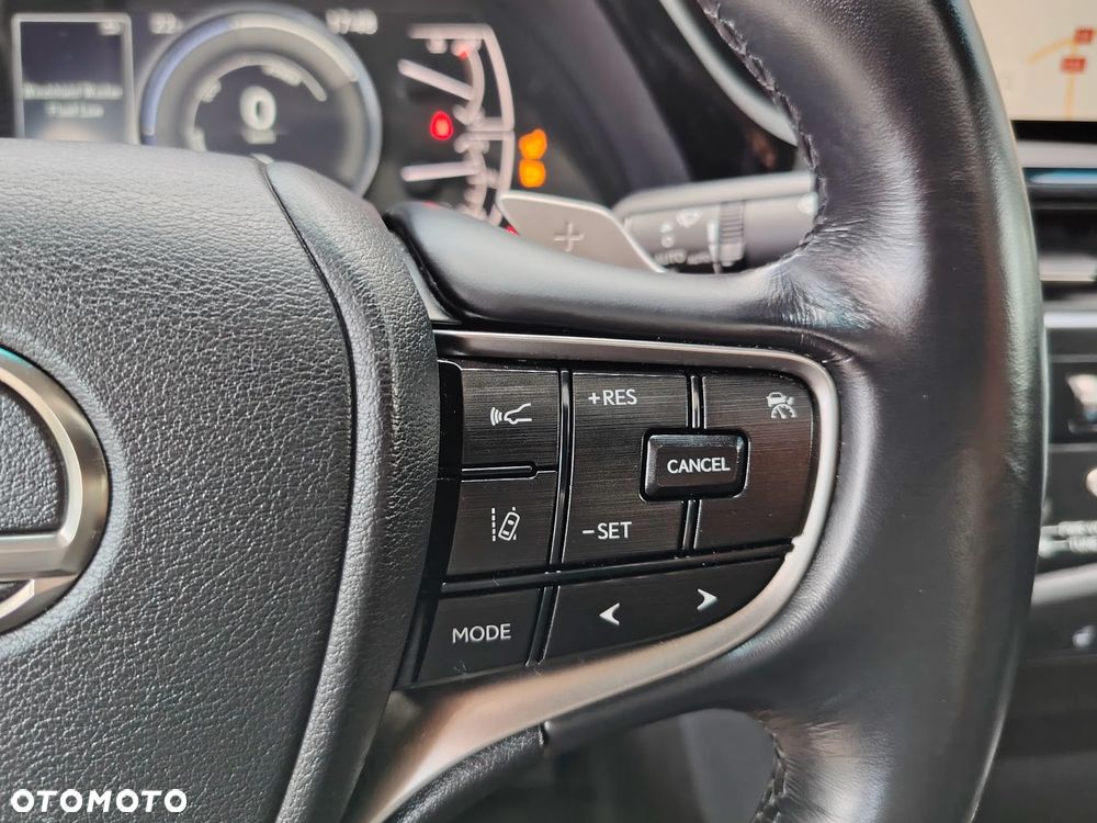 Lexus ES 300h Business Edition - 25