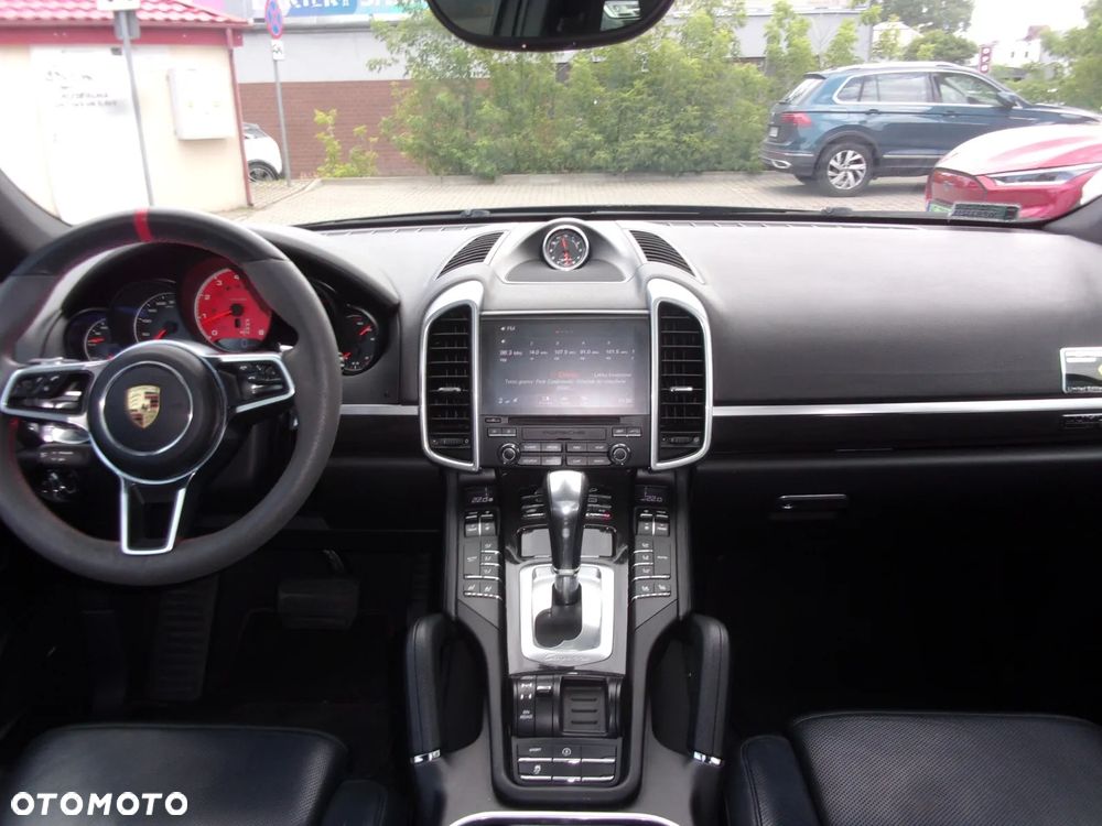 Porsche Cayenne Platinum Edition - 14