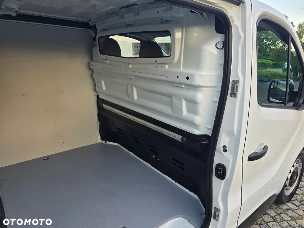 Opel Vivaro - 38