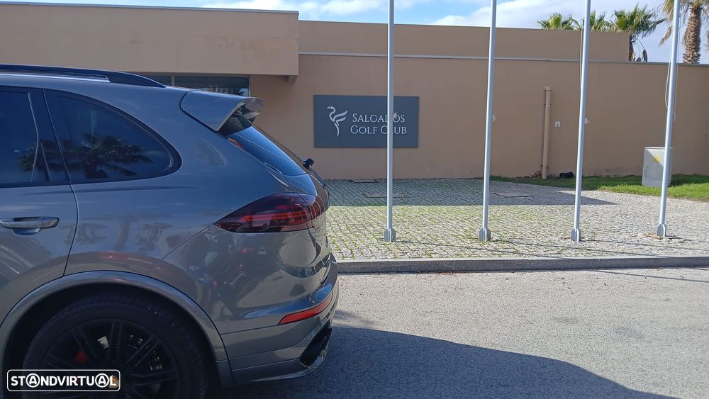 Porsche Cayenne GTS - 4